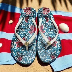 🤑ToryBurch 💙Blue Floral Wedge Flip‎ Flops White Straps Gold Medallion Size8